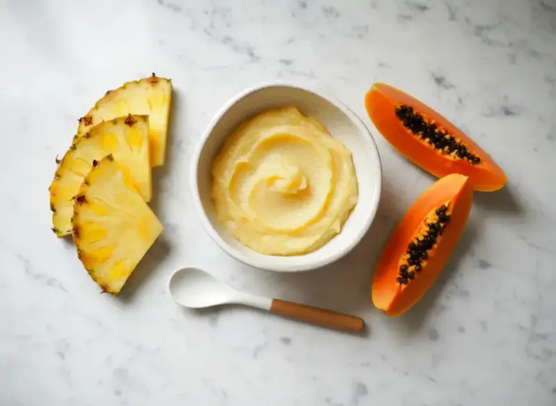 Domowy peeling enzymatyczny: moc ananasa i papai